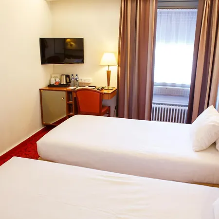 Astoria Hotel 3*