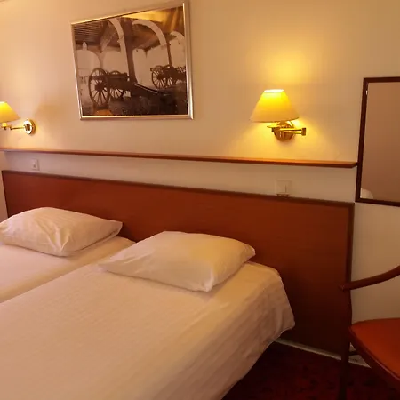 Astoria 3*