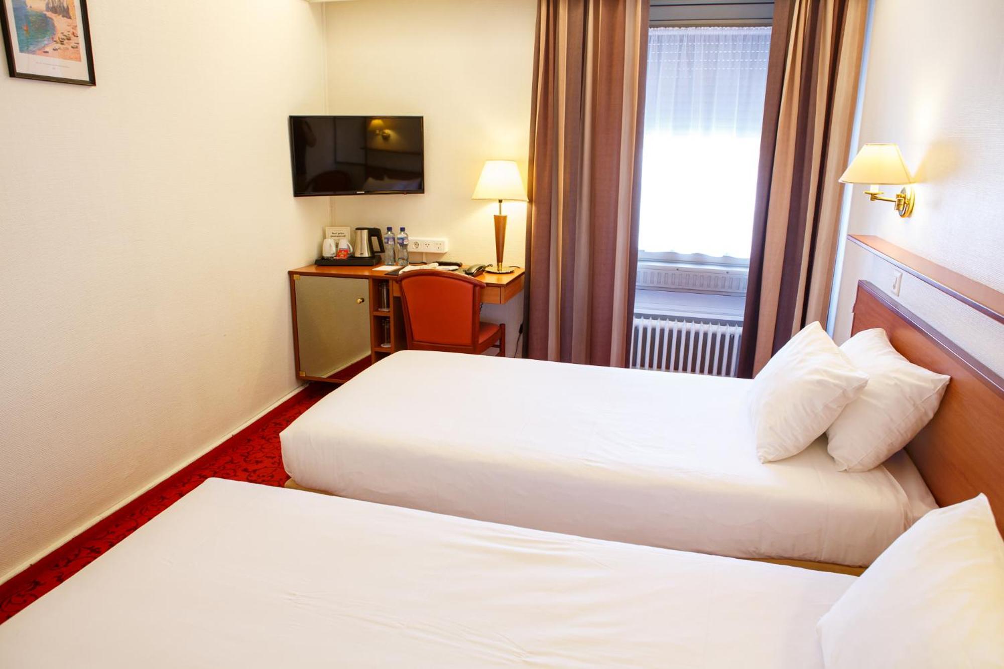 Astoria Hotel 3*